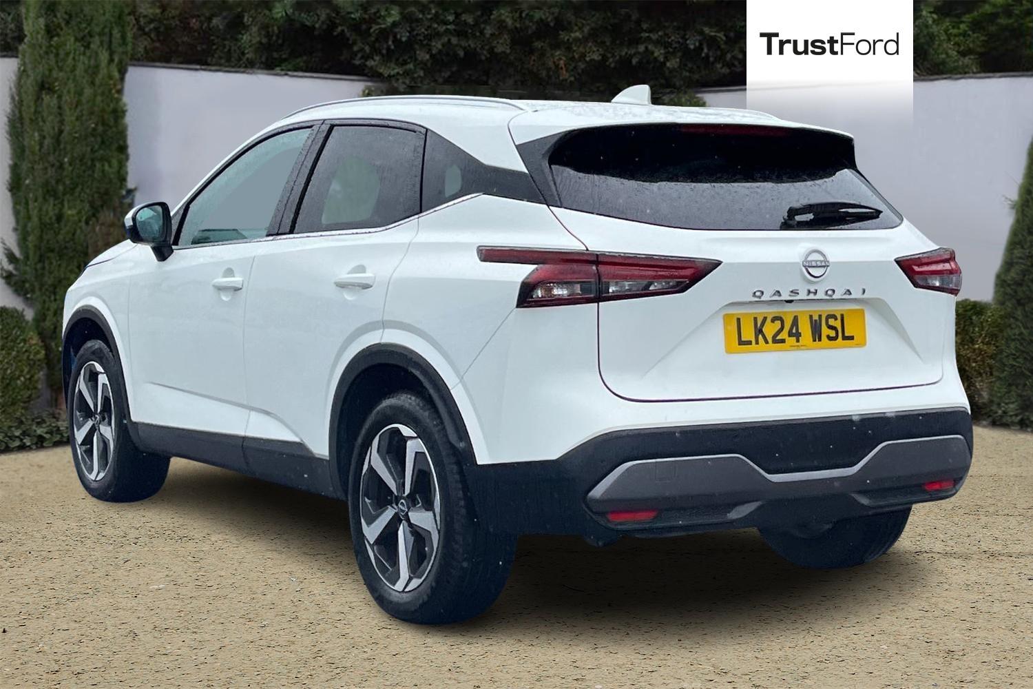 Nissan QASHQAI Photo 1