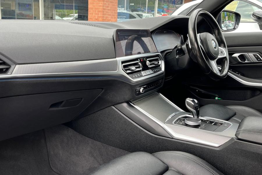 BMW 3 Series Photo autoimg-ba098b5f6cde9e0b6e0de2fe87449684097ecfb2.jpg