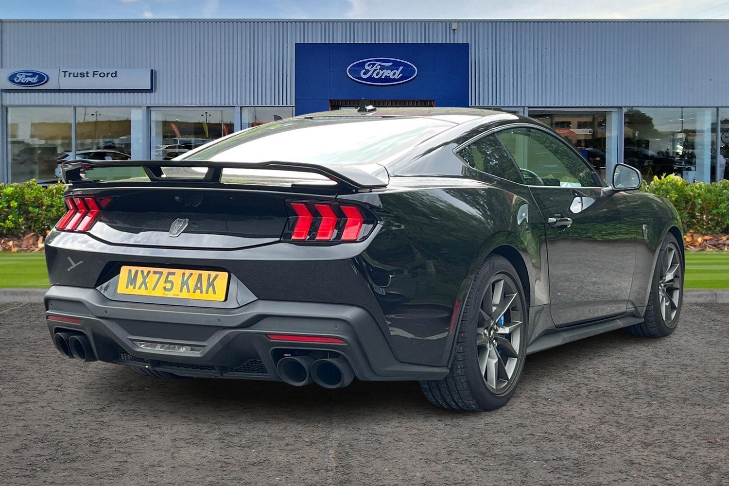 Ford Mustang Photo 3