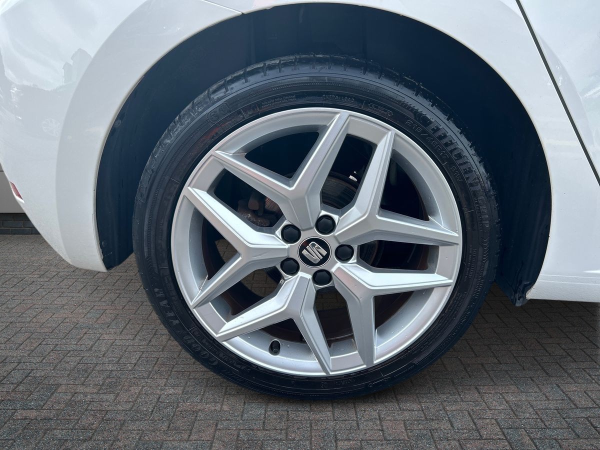 SEAT Ibiza Photo 7