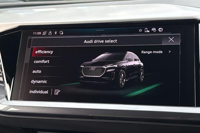 Audi Q4 e-tron Photo 24