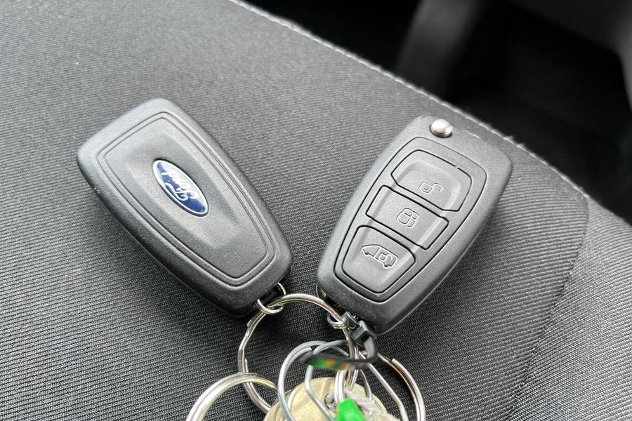 Ford TRANSIT CUSTOM Photo autoimg-ba13736f5482c2bb3257b5ba1ca16b7ae38014a7.jpg
