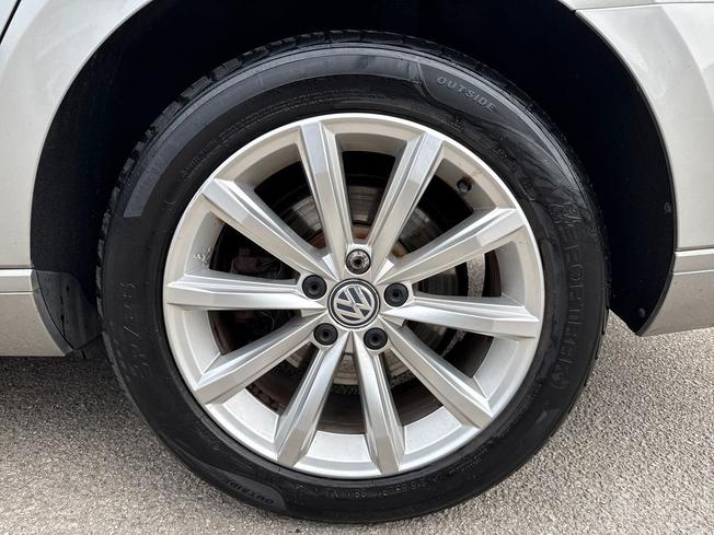 VOLKSWAGEN Passat Photo 33