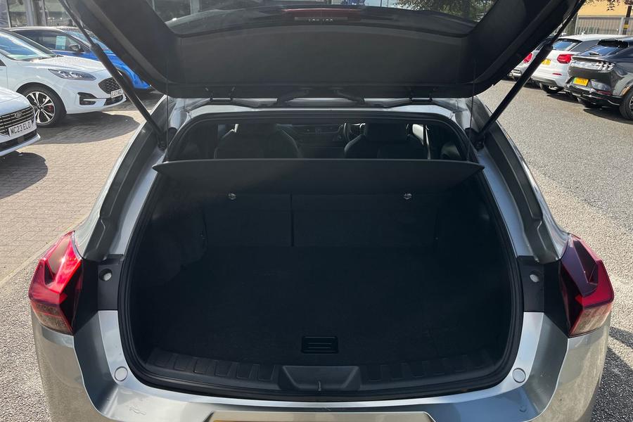 Lexus UX Photo autoimg-ba141c988e8d25bafdfd9064389d6501e91fadb8.jpg