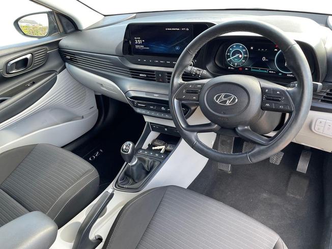 HYUNDAI i20 Photo 6