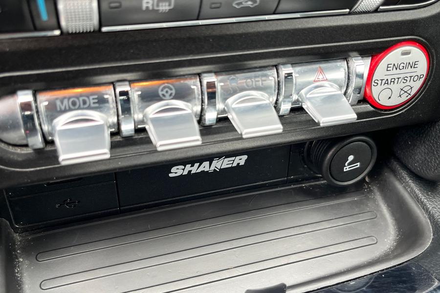 Ford MUSTANG Photo autoimg-ba16f5e43096d79cb8dbe392394b77beb2f6ef14.jpg