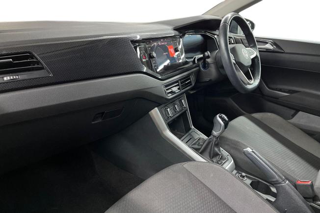 VOLKSWAGEN Polo Photo 2