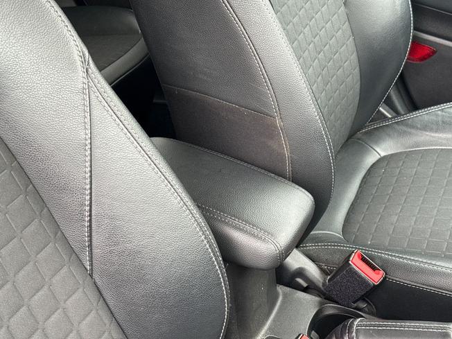 FORD Fiesta Photo 49