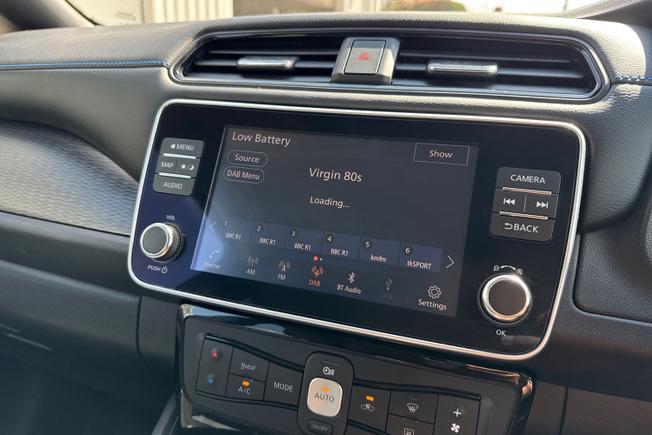 NISSAN Leaf Photo 13