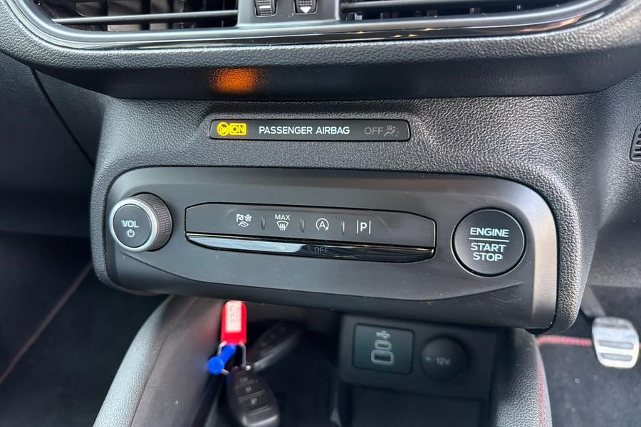 Ford FOCUS Photo autoimg-ba2474feff4019aface263f5a0cb821960e05d77.jpg