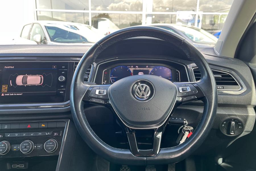 Volkswagen T-ROC Photo autoimg-ba27c52b021ae3b86320044ab3bb3592a09551eb.jpg