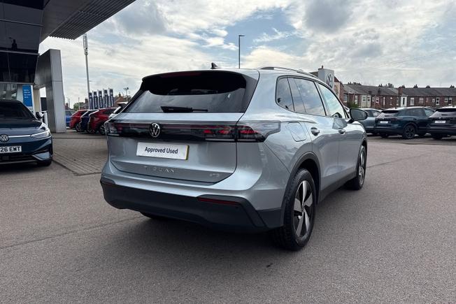 VOLKSWAGEN Tiguan Photo 24