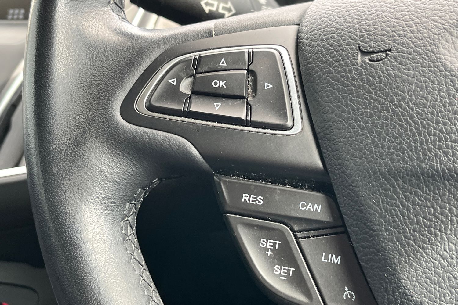 Ford FOCUS Photo 31