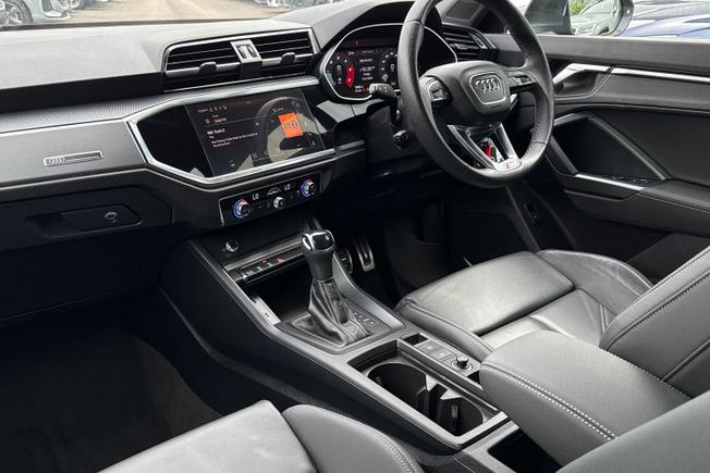 AUDI Q3 Photo 25