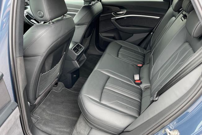 AUDI Q8 E-Tron Photo 47