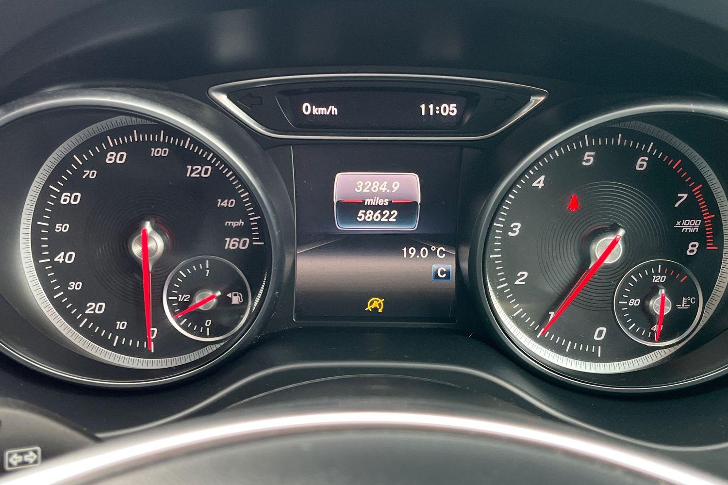 Mercedes-Benz CLA Photo 12