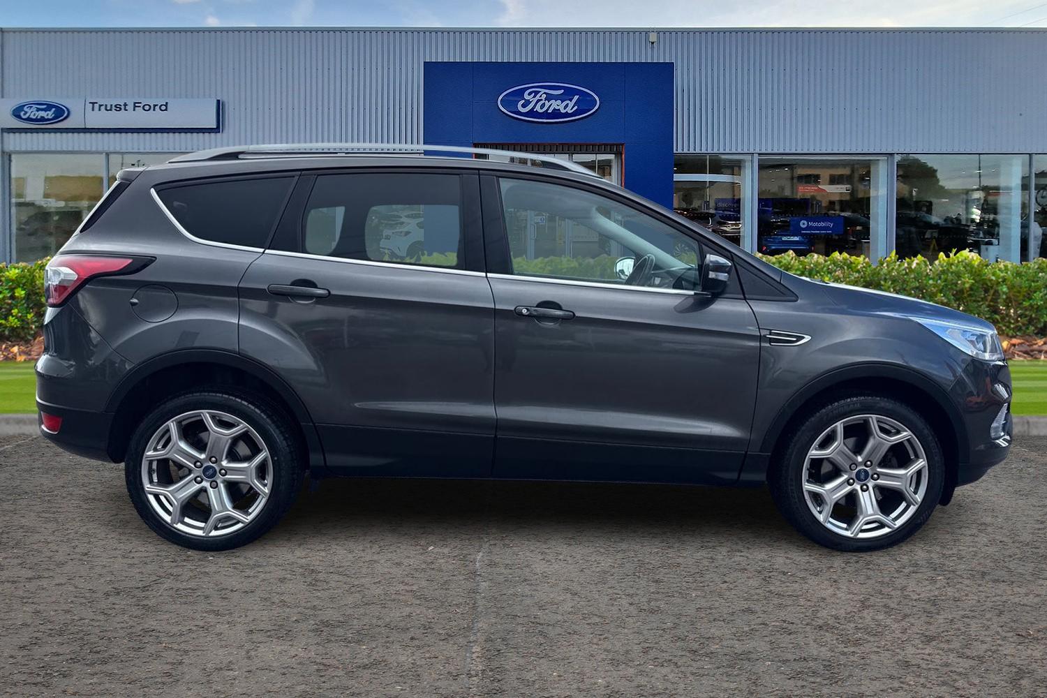Ford KUGA Photo 2