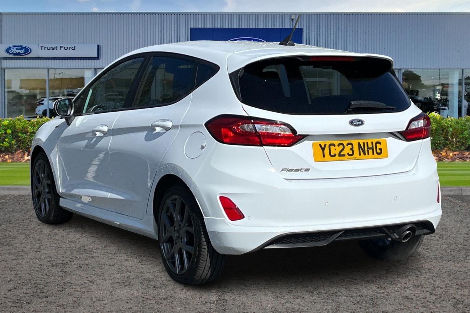 Ford FIESTA Photo 1