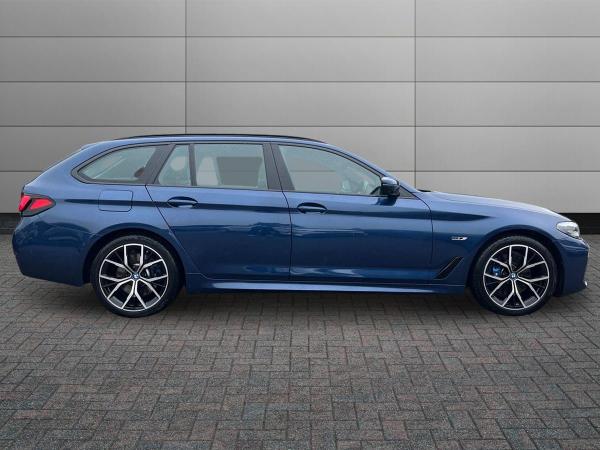 BMW 5 Series Photo autoimg-ba44dbfab670a0426f54044814190b37557014e0.jpg