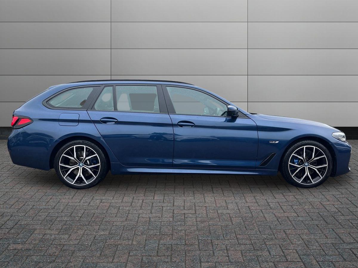 BMW 5 Series Photo 5
