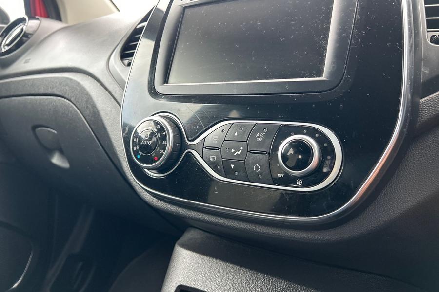 Renault CAPTUR Photo autoimg-ba453e0e56f8ef8c1fcf305549cf045e89e2bd45.jpg