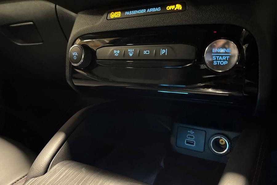 Ford Kuga Photo autoimg-ba47b5ec638c424c86432a81cf1c6771d1fa6d7f.jpg