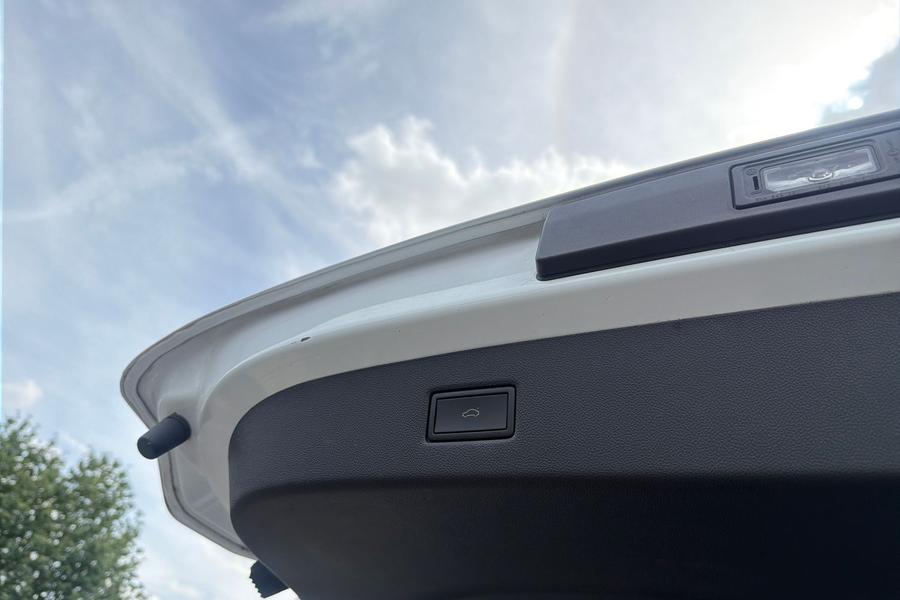 Ford Explorer Photo autoimg-ba485cdd46061c22fc56db9a27fe83e3c3115833.jpg