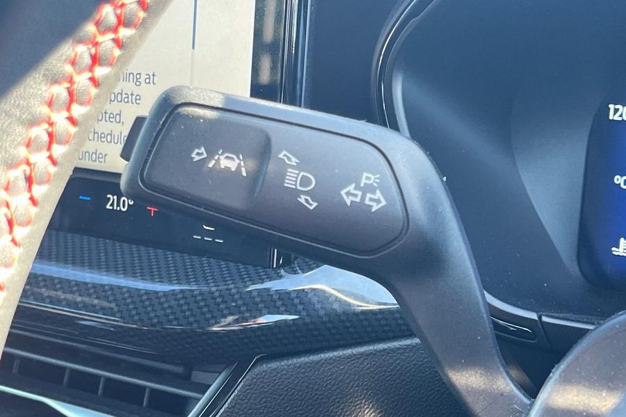 Ford FOCUS Photo autoimg-ba4a45af8e1f40577b09dfb7faec5fd8a2bbcb9c.jpg