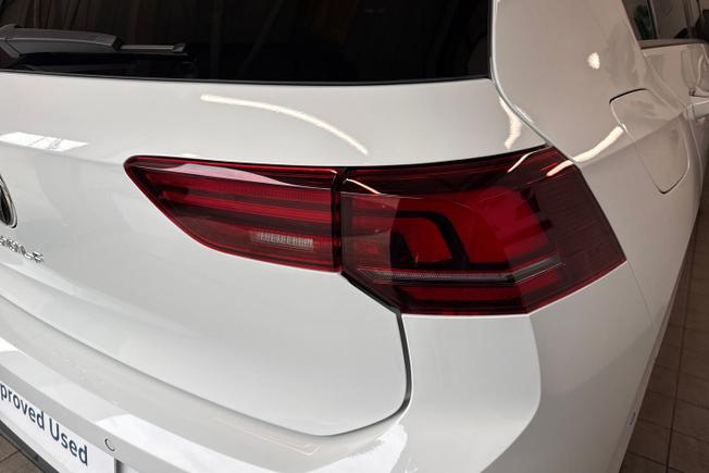 VOLKSWAGEN Golf Photo 18