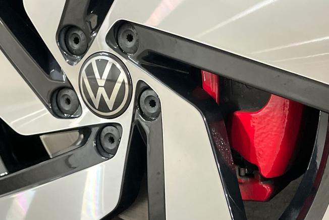 VOLKSWAGEN Golf Photo 31