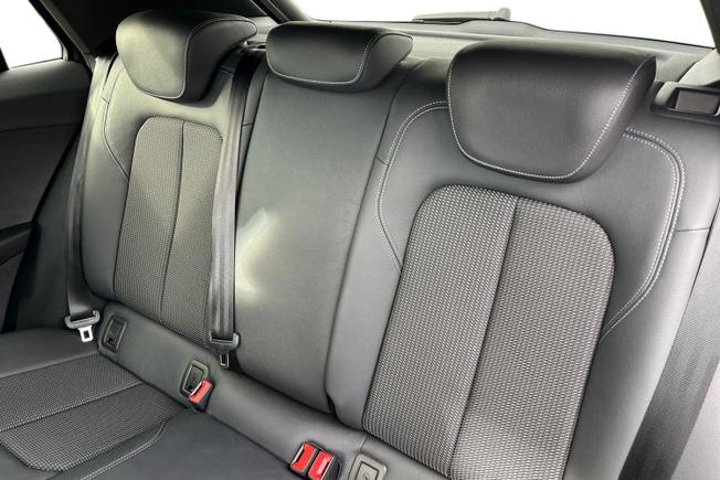 Audi Q2 Photo 10