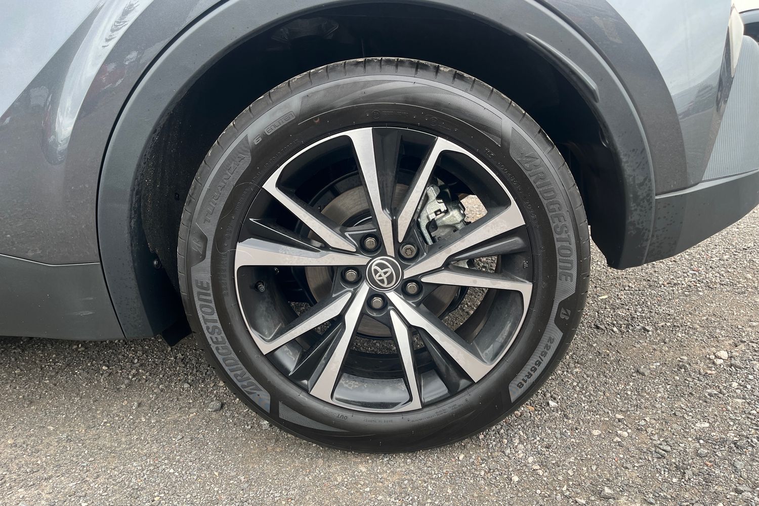 Toyota C-HR Photo 37