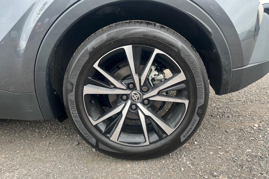 Toyota C-HR Photo autoimg-ba58a7830879e5ed8f3f5a1e80d5ecb705cfa8b4.jpg