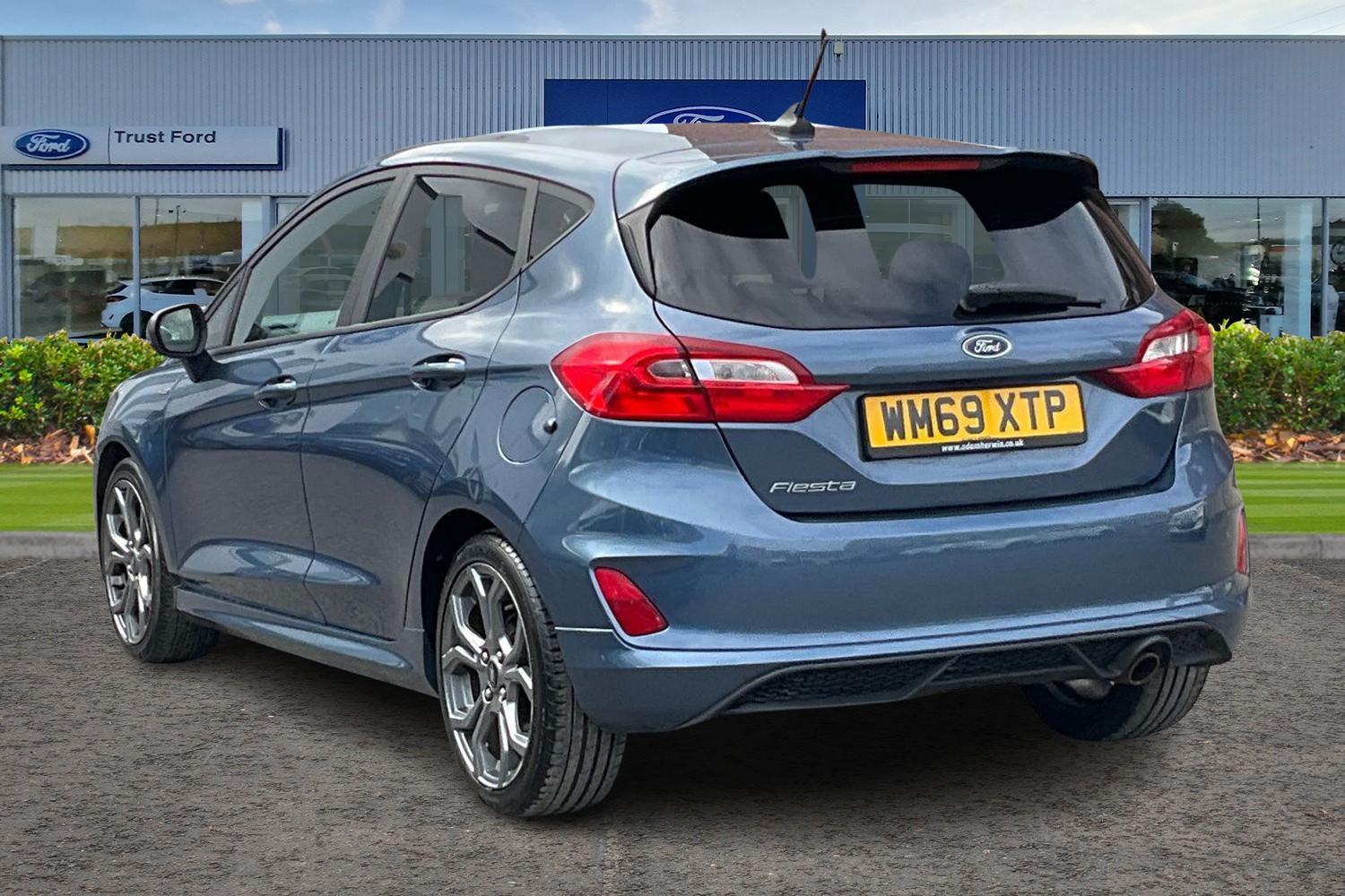 Ford FIESTA Photo 1