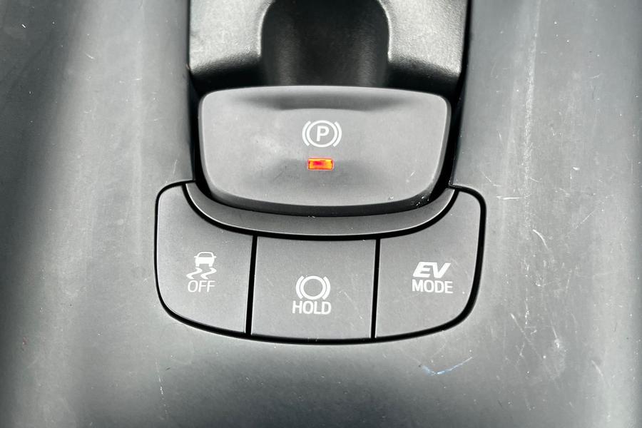 Toyota C-HR Photo autoimg-ba5d66a002d4279b3742994eaee9dd51ba255f2d.jpg