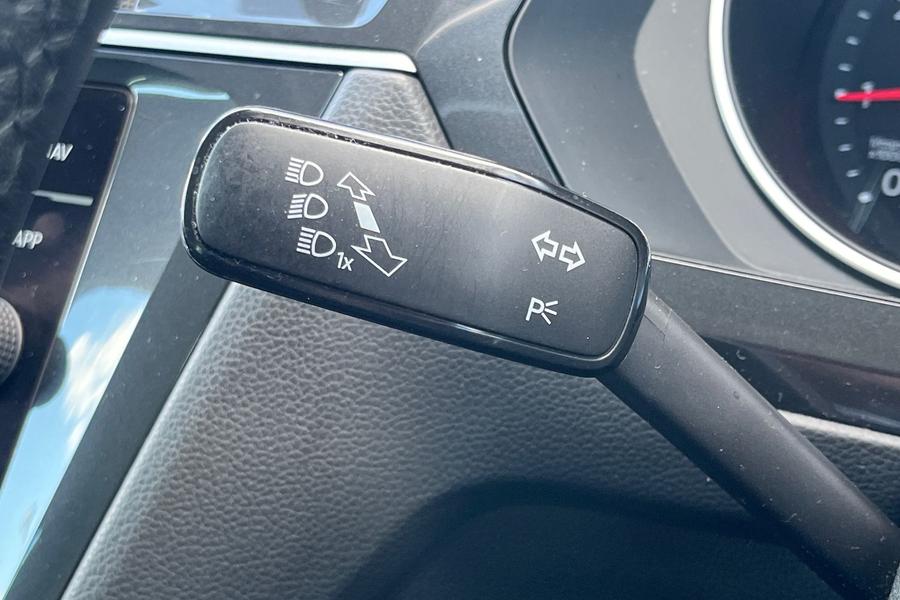 Volkswagen TIGUAN Photo autoimg-ba61960ff70bf4b5e4870a926c0117e0e91d9457.jpg