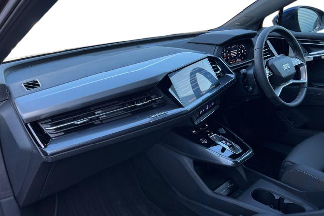 AUDI Q4 E-Tron Photo 2