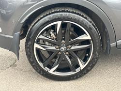 TOYOTA C-Hr Photo 5
