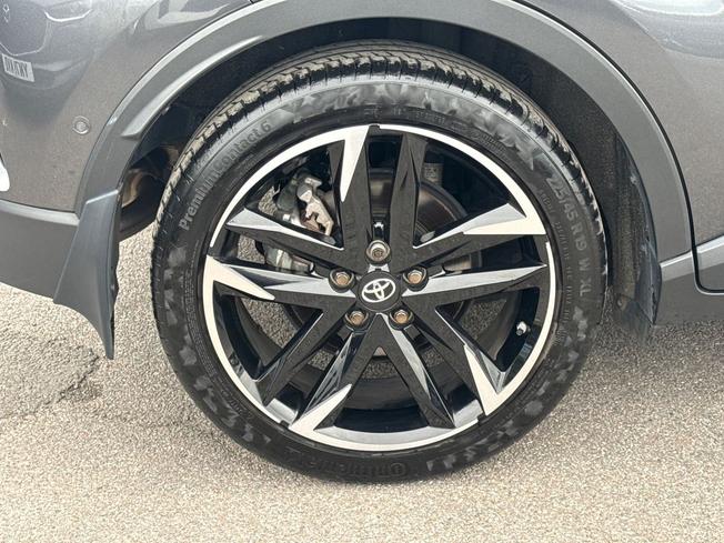 TOYOTA C-Hr Photo 5