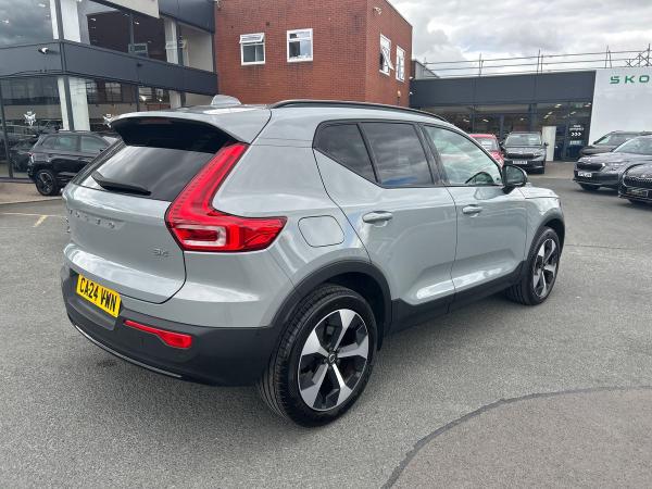 Volvo XC40 Photo autoimg-ba65c099b5d51fb09fd0636b5baa38be3d81d12b.jpg