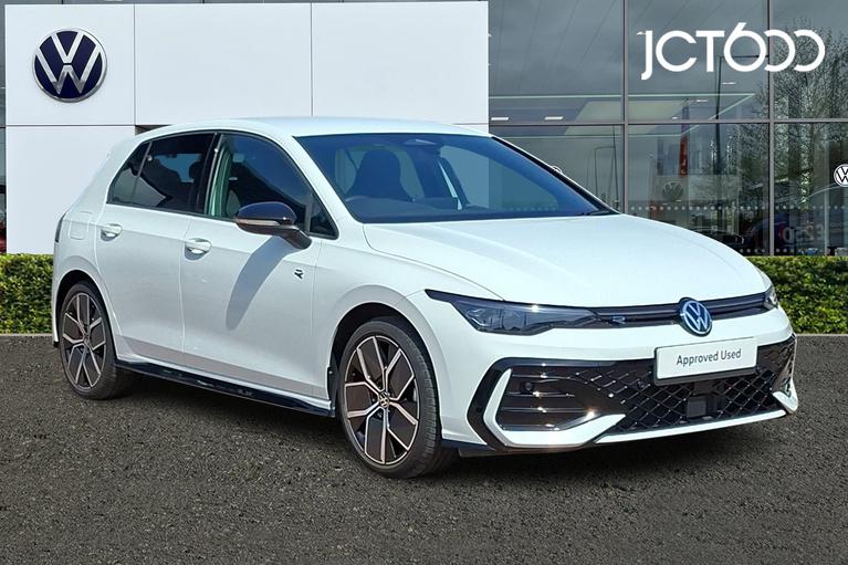 Used 2025 VOLKSWAGEN Golf 1.5 TSI Black Edition Hatchback 5dr Petrol Manual Euro 6 (s/s) (150 ps) White at JCT600