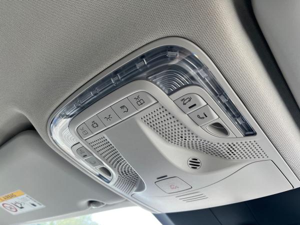Mercedes-Benz Vito Photo autoimg-ba6768b0cc826b7104d2e60d128601e43b842305.jpg