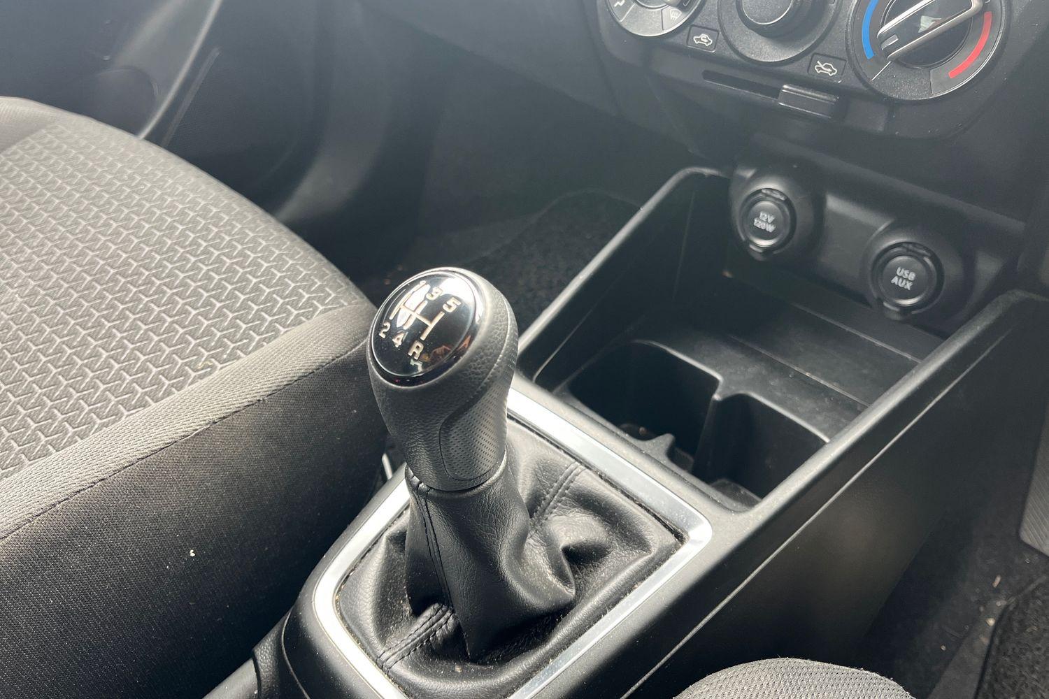Suzuki SWIFT Photo 27