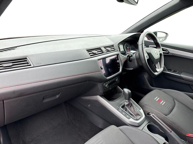 SEAT Arona Photo 2