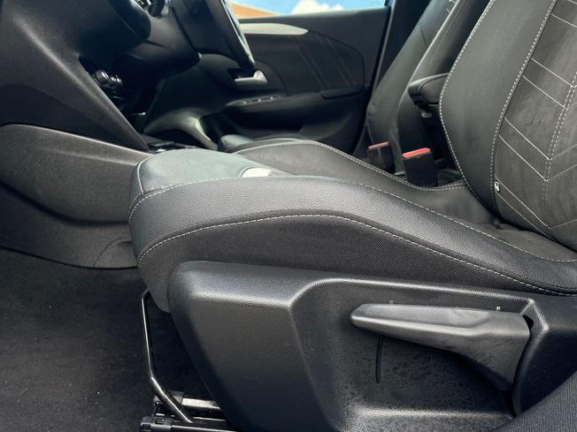 Vauxhall Corsa Photo 29