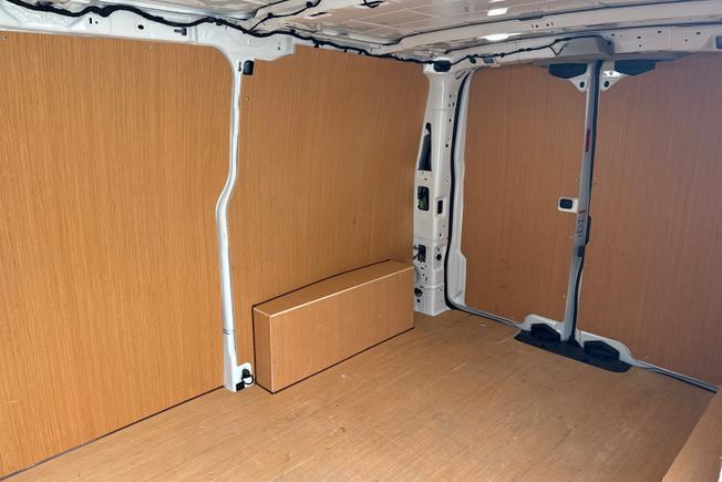 VOLKSWAGEN Transporter Photo 9