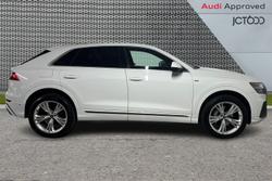 AUDI Q8 Photo 4