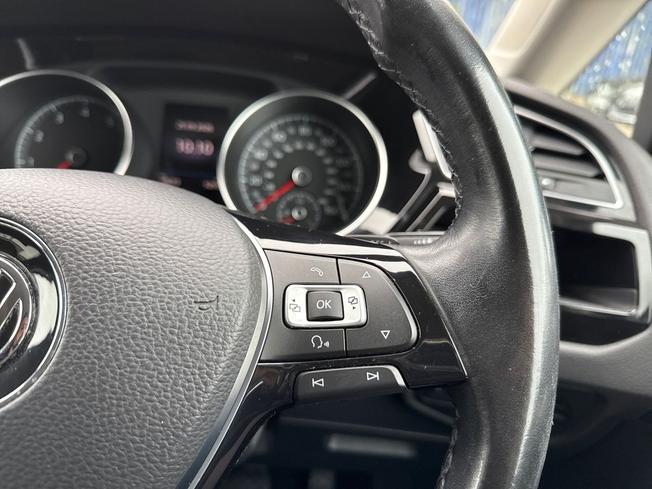 VOLKSWAGEN Touran Photo 17