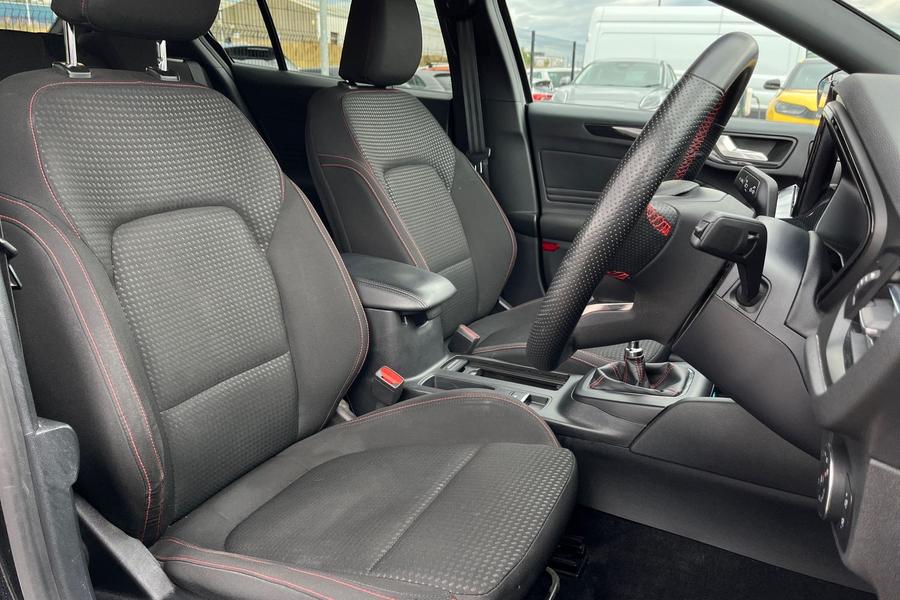 Ford Focus Photo autoimg-ba789b78abcdf5a2933d96b12cd5b099d7a252e6.jpg
