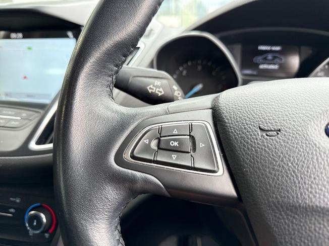 FORD C-Max Photo 16